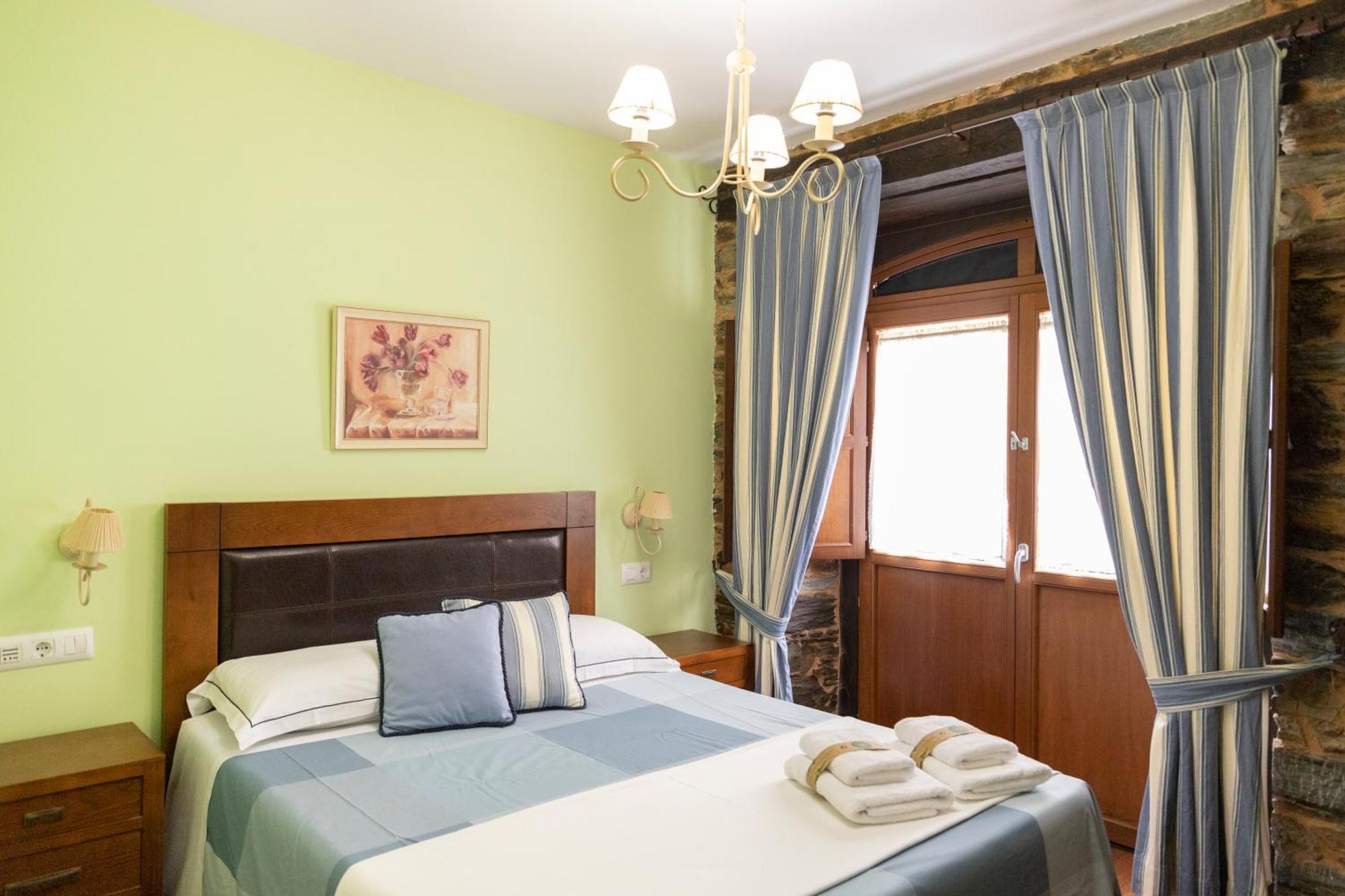 Apartamentos Turisticos A Estacion A Pontenova Esterno foto